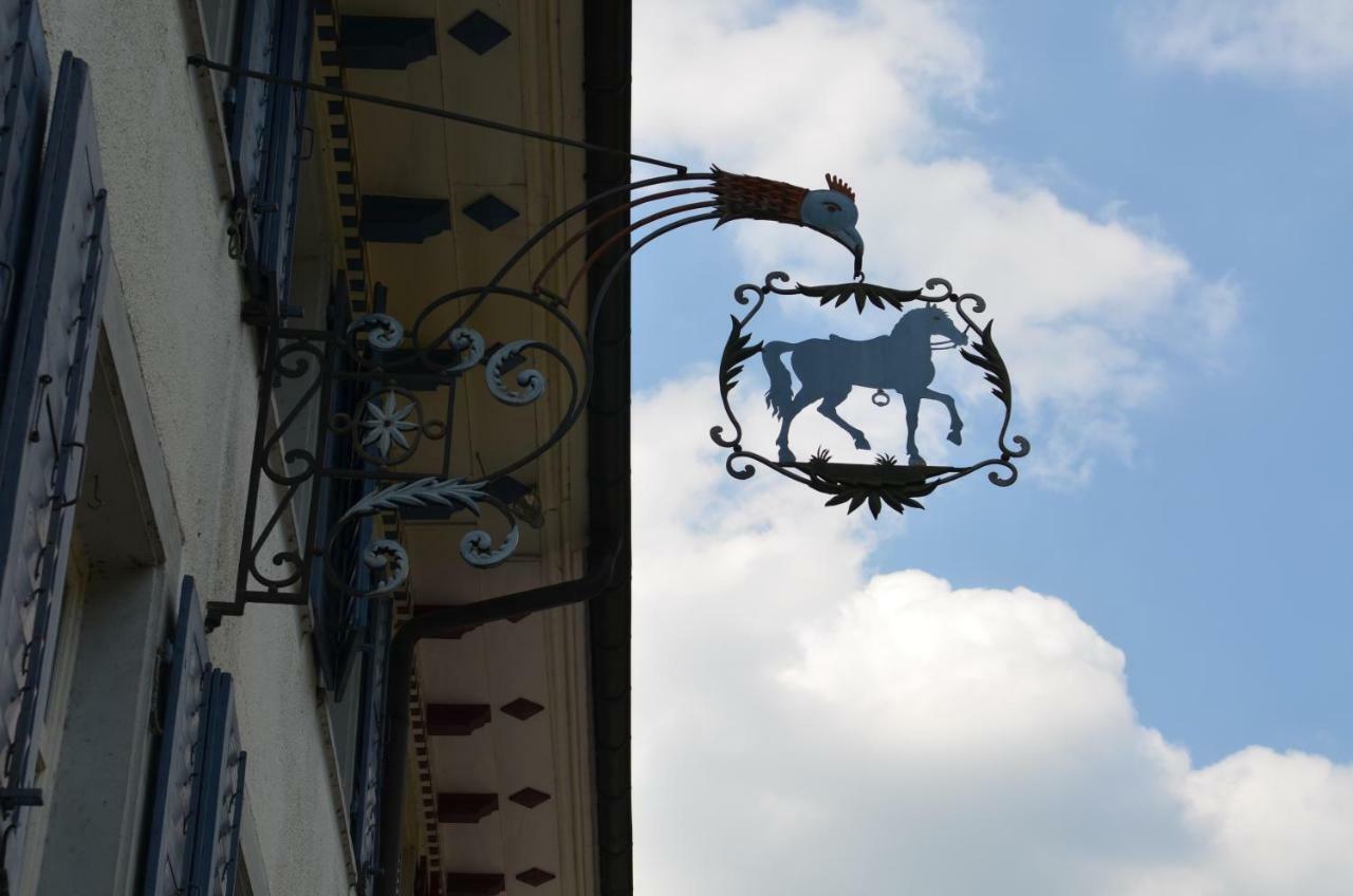 B&B Zum Rossli Zunzgen Exteriör bild